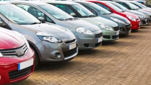 A Uber aceita carros a partir de que ano?