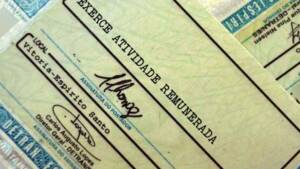 Posso trabalhar no Uber ou 99 sem carteira remunerada?