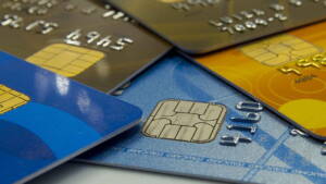 Cartões de crédito e débito